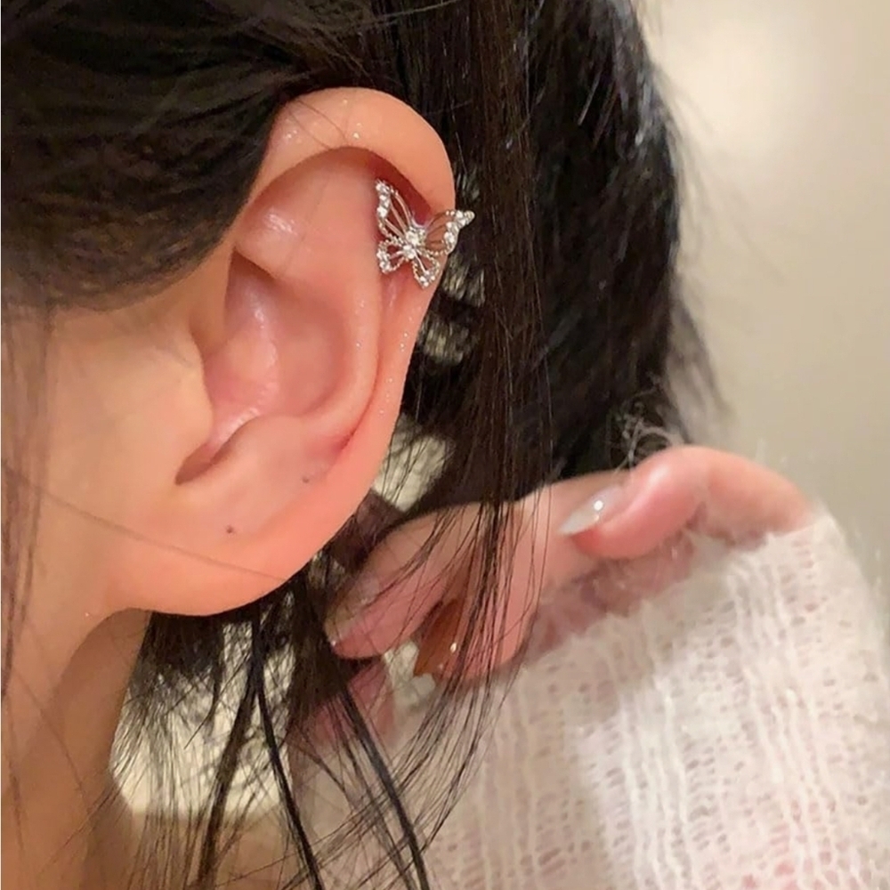 Silver Butterfly 🦋Stud Earring - Picture 2 of 10